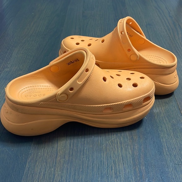 Platform Crocs - Picture 6 of 6